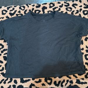 Lululemon Cates cropped tee in Black - size 4